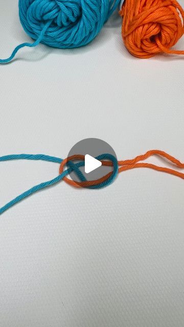 Yarn Joining Invisible, How To Join Yarn In Crochet, How To Tie Yarn Ends Together, Yarn Joining Techniques, Magic Knot For Joining Yarn, Weavers Knot, Joining Yarn Crochet, Crafting Station, Join Yarn