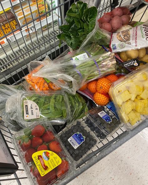 Full Grocery Cart, Healthy Grocery Cart Aesthetic, Healthy Shopping Cart, Healthy Grocery Cart, Grocery Cart Aesthetic, Art Igcse, Healthy Grocery Shopping, Goals 2024, Grocery Cart