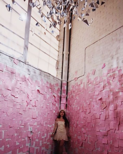 Pink Sticky Notes, 29 Rooms, Brooklyn Art, Wedding Bathroom, Refinery 29, Art Exhibit, Pink Room, Art Installations, Museum Exhibition