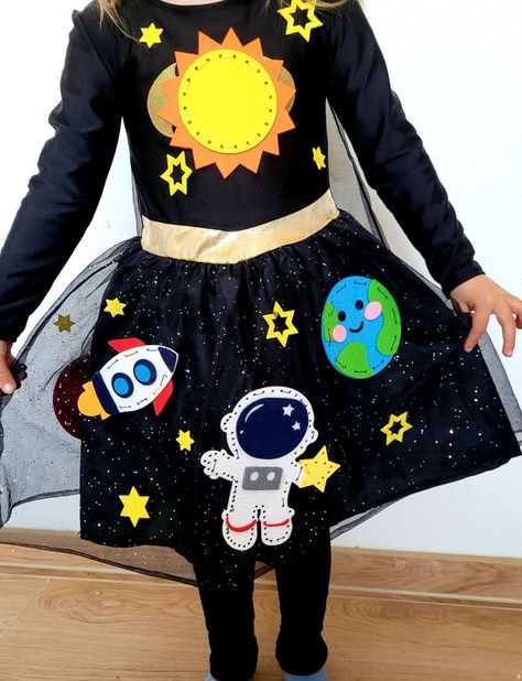 Space Party Outfit, Fancy Dress Competition, Space Costumes, Space Dress, Party Outfit Ideas, Star Costume, Diy Kostüm, Space Outfit, Theme Dress