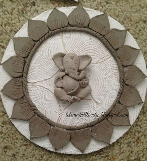 Ganapati Clay Art, Shilpakar Clay Craft, Indian Clay Art, Shilpkar Clay Art, Creative Clay Art, Clay Work Ideas, Clay Art On Canvas, Clay Ganpati, Mural Tutorial