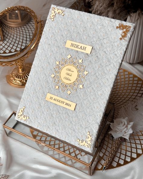 Nikkah Nama Booklet, Kateb Kitab, Nikah Booklet, Guest Gifts Wedding, Nikkah Nama, Calligraphy Ideas, Wedding Card Frames, Creative Birthday Gifts, Wedding Crafts Diy