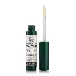 Tea Tree Targeted Gel 0.08 FL OZ Body Shop Tea Tree Oil, The Body Shop Tea Tree, Tea Tree Oil Uses, Tea Tree Oil Face, Oils For Dandruff, Tea Tree Oil For Acne, Body Shop Tea Tree, Body Shop At Home, Skin Blemishes