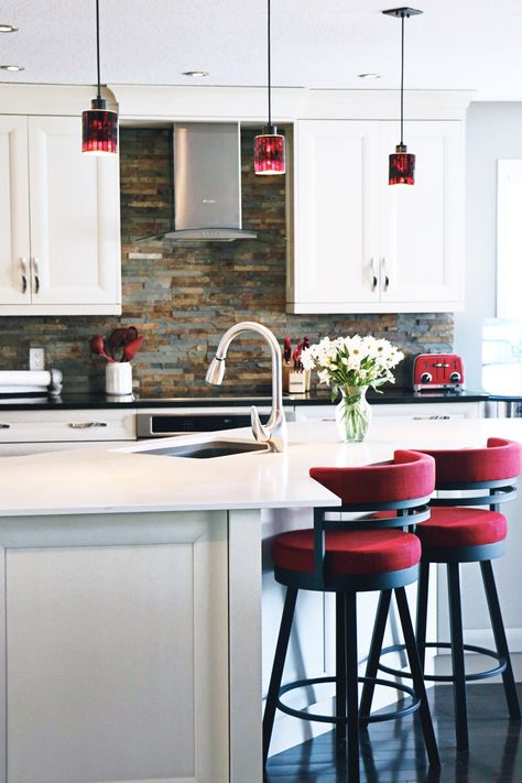 White Kitchen Red Accents, Rustic Brick Backsplash, White Kitchen Brick Backsplash, Kitchen Brick Backsplash, Red Kitchen Accents, Red Kitchen Appliances, Kitchen Brick, Trendy Farmhouse Kitchen, Brick Backsplash Kitchen