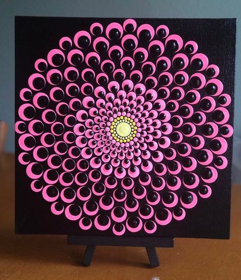 Mandala On Canvas, Geometric Nature, Mandala Painted Rocks, Mandala Rock Art, Mandala Canvas, Mandala Art Lesson, Mandala Rocks, Mandalas Design, Dot Mandala