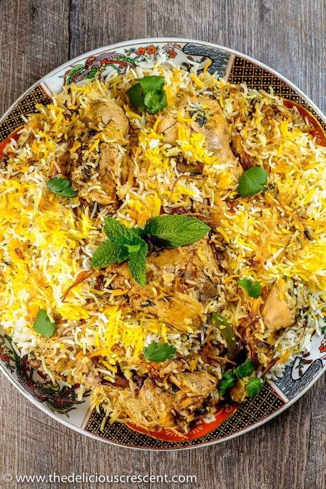 Indian Chicken Biryani, Hyderabadi Chicken, Biryani Rice, Chicken Biryani Recipe, Fluffy Rice, Dum Biryani, Indian Chicken, Chicken Biryani, Pakistani Food