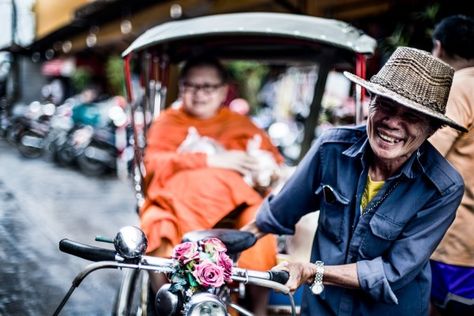 Street Photography Portrait, Best Portrait Photographers, Portrait Photography Tips, Freelance Photography, Lens Photography, Environmental Portraits, Digital Photography School, Travel Photography Tips, Chiang Mai Thailand