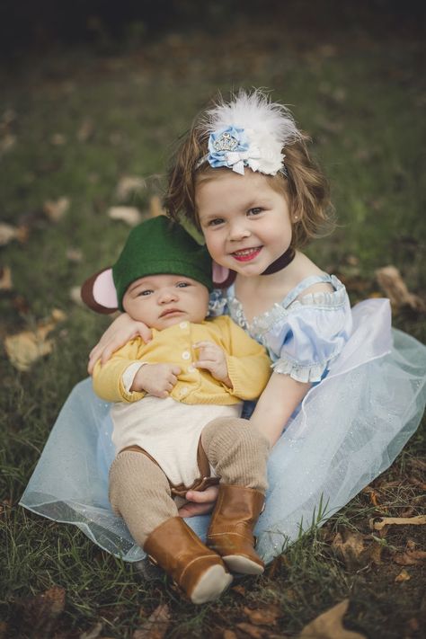 Cinderella Sibling Costumes, Cinderella And Gus Gus Costume, Sibling Halloween Costumes Sisters, Gus Gus Costume, Enchanted Photoshoot, Brother Sister Halloween Costumes, Sibling Costumes, Disney Cosplay Ideas, Sister Halloween Costumes