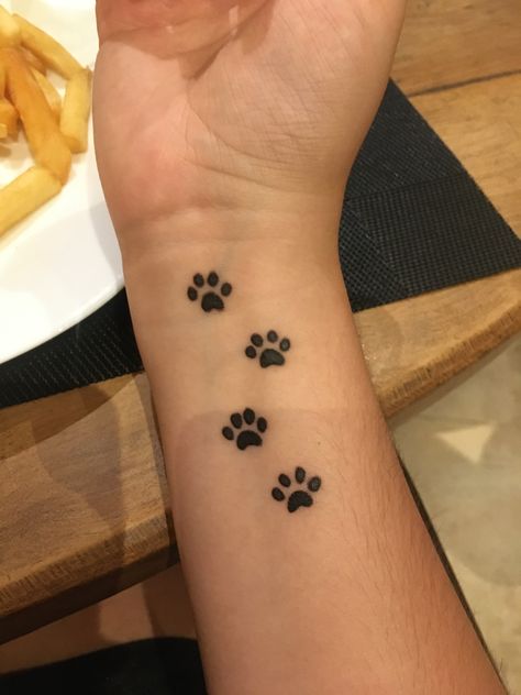 Pawprint Tattoo Cat, Cat Paws Tattoo, Paw Print Tattoo Dog, Gucci Tattoo, Cat Paw Print Tattoo, Tattoo Gato, Cat Paw Tattoos, Simple Forearm Tattoos, Basic Tattoos