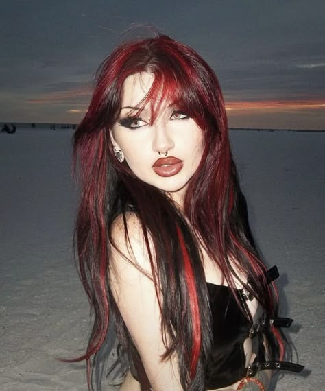 #vampire #vampiregirl #fyp kadence Vampire Hair, Red Hair Inspo, Goth Hair, Dyed Hair Inspiration, Pretty Hair Color, Peinados Fáciles Para Cabello Corto, Hair Stylies, Alternative Hair, Dye My Hair