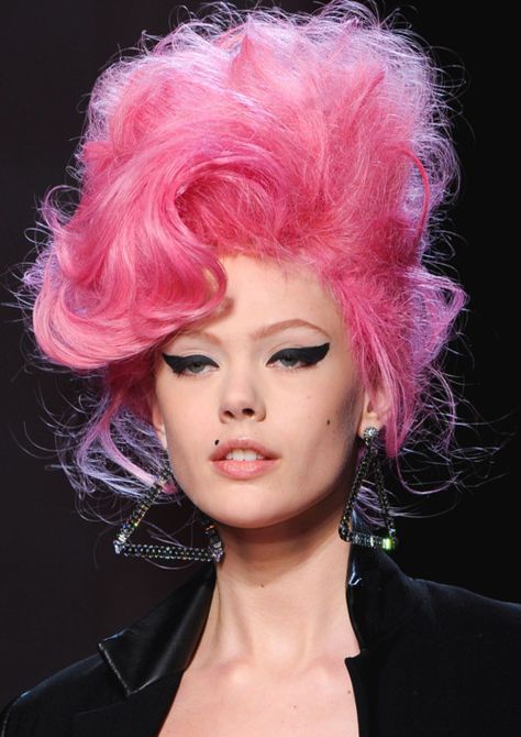 big pink hair. Frida Gustavsson, Candy Hair, Pink Lady, Pastel Hair, Grunge Hair, Steam Punk, Vintage Glamour, Hair Art, Big Hair