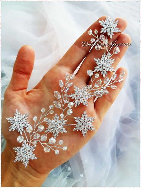 Winter Wedding Hair Accessories - We will save you many hours of searching. Just click to visit and get what you need TODAY! Celestial Wedding Hair, Wedding Hair Brooch, Winter Wedding Jewelry, Winter Wonderland Wedding Theme, Winter Wedding Accessories, Boho Bridal Headpiece, Winter Wedding Hair, Snowflake Wedding, Hair Garland