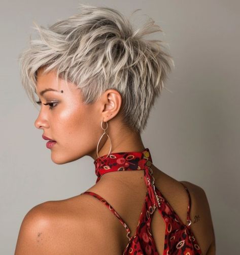 Edgy Pixie Hair, Hair Color Ideas Short Hair, Pixie Hair Cuts, Hair Cuts And Styles, Short Pixie Bob Haircuts, Hairstyles For Fall, Haircuts Over 50, Edgy Pixie Hairstyles, Edgy Short Haircuts