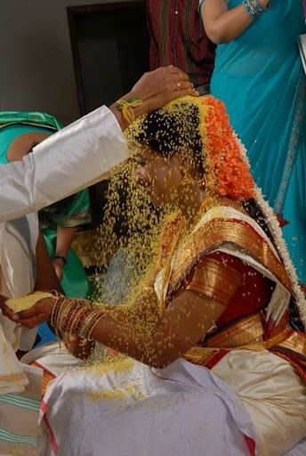 Andhra Bride, Andhra Wedding, Wedding Superstitions, Indian Wedding Poses, Mangal Sutra, Telugu Wedding, India Wedding, Big Fat Indian Wedding, Wedding Traditions