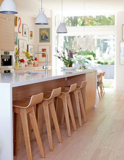 Hot Look: 40 Light Wood Kitchens We Love - House & Home White And Light Wood Kitchen, Light Wood Kitchen, Scandinavian Stool, Wood Bar Top, Bar Countertops, Reclaimed Wood Bars, Light Wood Kitchens, Disc Interiors, Bar Flooring