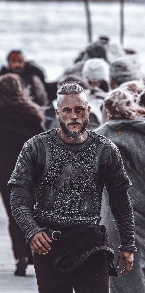 Ragnar Costume, Ragnar Lothbrok Tattoo, King Ragnar Lothbrok, Ragnar Vikings, Viking Pictures, Viking Wallpaper, Viking Party, Ragnar Lothbrok Vikings, King Ragnar