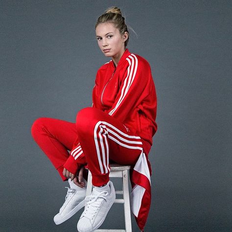 “Join in with #adidastracksuitday by picking up your style at adidas.com/originals. We celebrate on November 6th.” Red Adidas Outfit, Red Adidas Tracksuit, Red Adidas Jacket, Adidas Leggings Outfit, Sport Outfit Women, Red Tracksuit, Adidas Hose, Look Adidas, Tracksuit Outfit