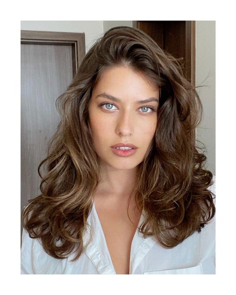 Emily Didonato Instagram, Ash Brown Hair, Emily Didonato, Holistic Beauty, Ash Brown, Foto Art, Summer Hair Color, Beautiful Clothes, Dream Hair