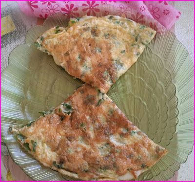 Bread&Salt: Omelette With Cheese and Green Onions Recipe Green Onion Omelette, Onion Omelette, Green Onions Recipes, Omlet Recipes, Omelette Recipe Easy, Cheese Omelette, Omelette Recipe, Mediterranean Cuisine, Green Onion