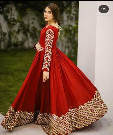 Indian Party Wear Gowns, Long Gown Indian, Gown Dress Design, Gown Indian, Pakistani Women, Pakistani Formal Dresses, Velvet Dress Designs, Long Frock, Bridal Dresses Pakistan