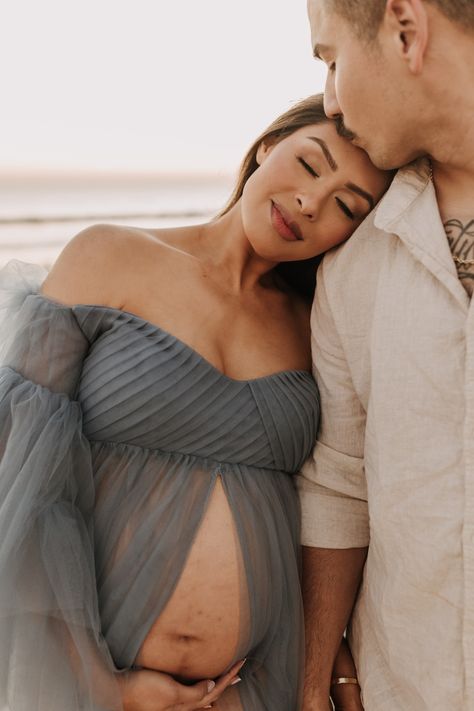 Golden Hour / Sunset Maternity Photos on the Beach - The Leon's - Sabrina Lynn Photo Pier Maternity Photos, Beach Maternity Photos Couples Sunset, Pregnant Photoshoot Beach, Sunset Beach Maternity Photos, Beach Maternity Photos Family, Beach Maternity Photos Couples, Maternity Beach Photos, Pregnancy Photoshoot Beach, Maternity Shoot Beach