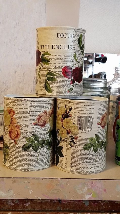 Tin Can Decorations, Painted Tin Cans, Recycled Tin Cans, Tin Can Art, Aluminum Can Crafts, Stones Garden, Decoupage Decor, Mod Podge Crafts, Rocks Painted