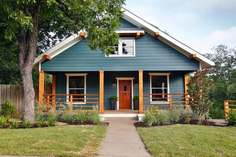 Fixer Upper: A Craftsman Remodel for Coffeehouse Owners | HGTV's Fixer Upper With Chip and Joanna Gaines | HGTV Porch Beams, Craftsman Remodel, Exterior House Color, Craftsman Exterior, House Color Schemes, Exterior Paint Colors For House, Casa Exterior, House Siding, Flipping Houses