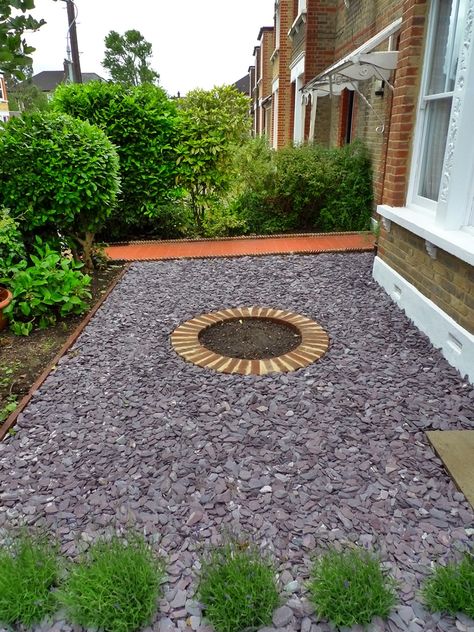 Formal front garden with tile path, slate chippings and lavender. Gravel Front Garden Ideas, Small Front Garden, Small Front Garden Ideas, Front Garden Ideas, Slate Garden, Dream Backyard Garden, Small Front Gardens, Backyard Garden Layout, Front Gardens