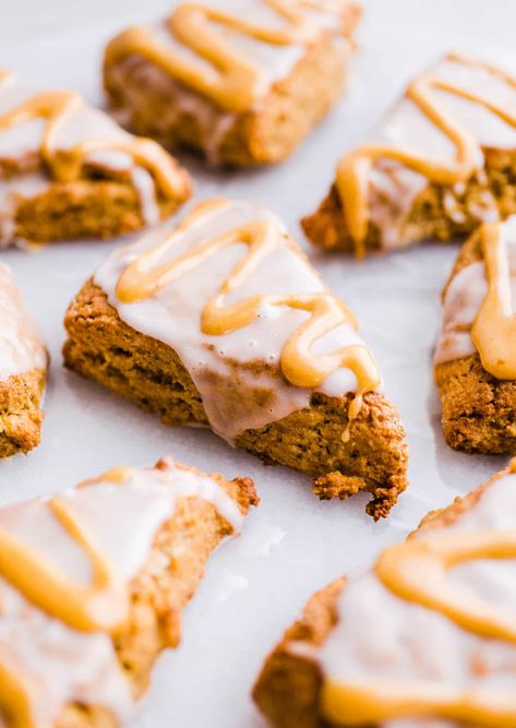 Vegan Pumpkin Scones, Scones Vegan, Pumpkin Scones Recipe, Pumpkin Granola, Gluten Free Scones, Recipe Pumpkin, Scones Ingredients, Pumpkin Scones, Copycat Starbucks Recipes