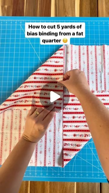 Alternative Quilt Binding, Quilt As You Go Strip Quilt, Making Bias Binding, How To Make Bias Binding For A Quilt, Diy Bias Binding, Bias Binding Tutorial Sewing Techniques, How To Make Bias Binding, Diy Bias Tape How To Make, How To Make Bias Tape From Fabric