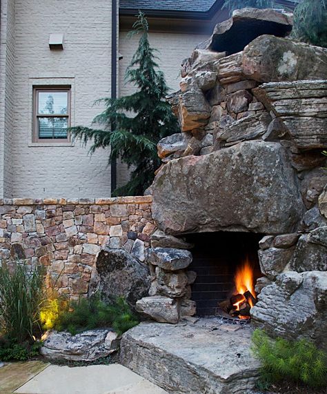 Rustic Outdoor Fireplaces, Outdoor Stone Fireplaces, Outside Fireplace, Outdoor Fireplace Designs, Cool Fire Pits, Outdoor Fireplace Patio, Backyard Fireplace, Outdoor Fireplaces, Rock Fireplaces