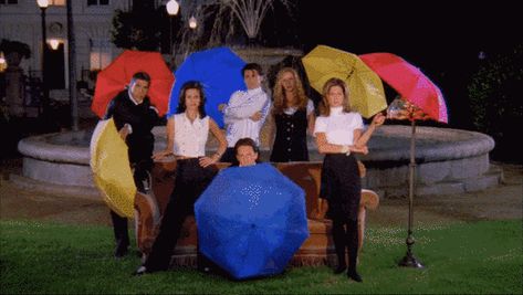 Umbrella time is serious time. | 23 Things You'll Never Unsee From The "Friends" Intro Friends Fountain, Friends 1994, 달력 디자인, Friends Cast, Friends Tv Series, Ross Geller, Joey Tribbiani, Friends Moments, Friends Series