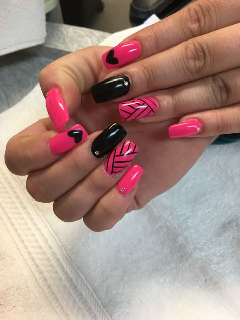 Bright Pink And Black Nails, Pink And Black Nails Design, Hot Pink And Black Nails Acrylics, Hot Pink And Black Nails, Pink And Black Nail Designs, Pink Black Nails, Wedding Nails Ideas, Color For Nails, Purple Nail Art