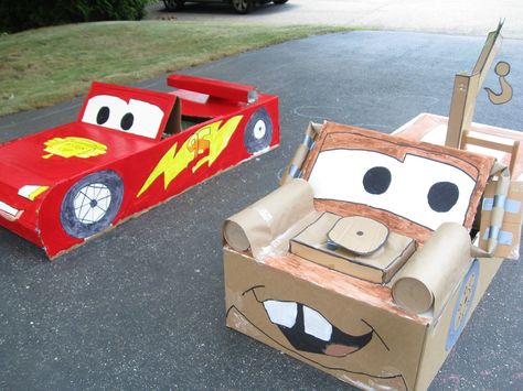 life size CARS made from cardboard! Piñata Cars, Cars Halloween Costume, Cardboard Cars, Cars Birthday Party Ideas, Car Costume, Cardboard Box Car, Cars Birthday Party, Cardboard Car, Candy Land Birthday Party