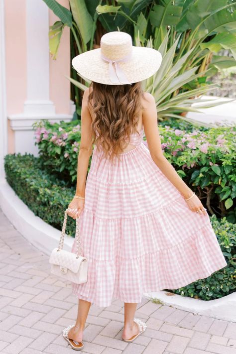 how to style gingham print Summer Lounge Outfit, Gingham Dress Outfit, Preppy Summer Beach, Gingham Shoes, Walmart Dresses, Pink Gingham Dress, Lounge Looks, Basic White Tee, Gingham Skirt