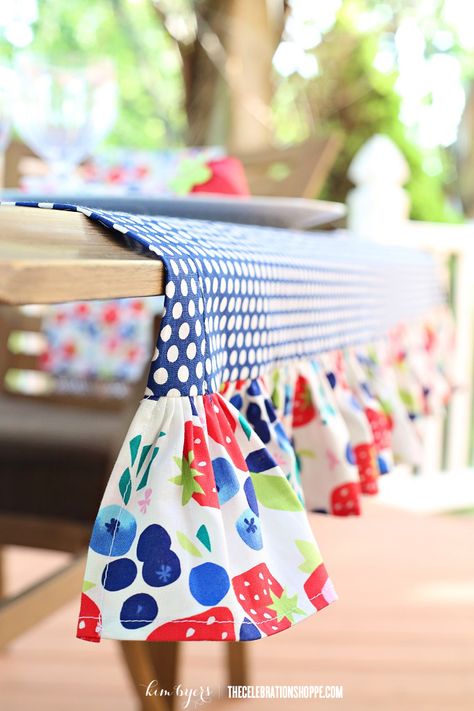 4 how to sew a ruffle tablecloth kim byers 8574wl Ruffle Tablecloth, Ruffled Tablecloth, Creative Party Ideas, Beginner Sewing Projects Easy, Sewing Table, Diy Couture, Love Sewing, Sewing Projects For Beginners, Easy Sewing Projects