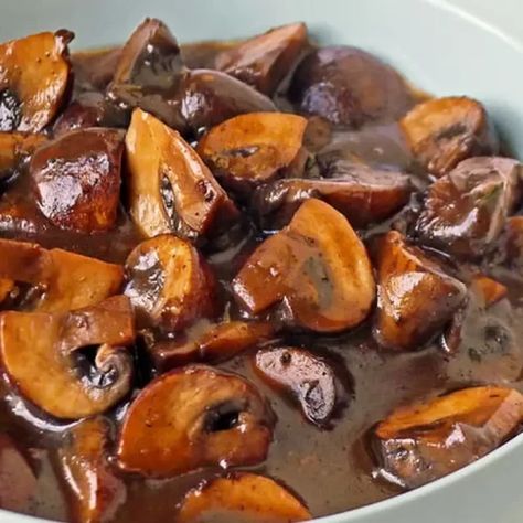 Red Wine Mushroom Sauce, Burgundy Mushrooms, Mushroom Wine Sauce, Pork Pasta, Red Wine Sauce, Steak Sauce, Wine Sauce, Mushroom Sauce, Red Sauce