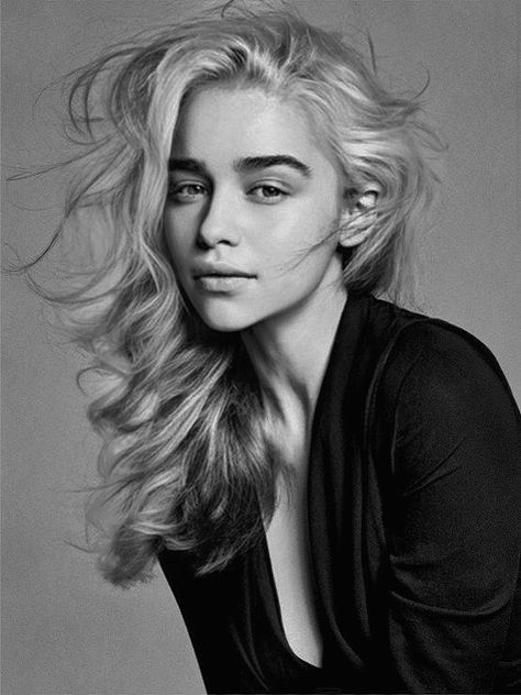 Celebrity Headshots, Emilia Clarke Pics, Drawing The Human Head, Female Thor, Comic Face, Headshots Women, Actor Headshots, Beauty Shots, Mother Of Dragons