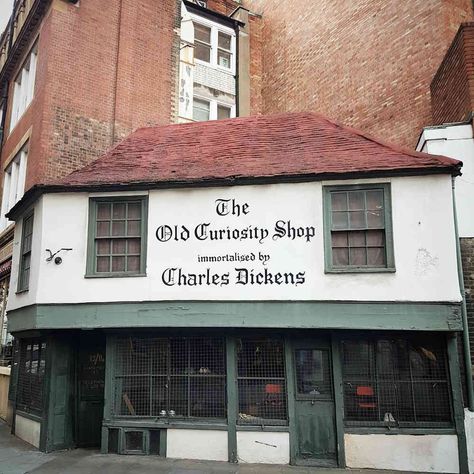 The Old Curiosity Shop in London is the oldest shop in London (built in 1567). It's s now a shoe shop tucked away in Holborn. Did Charles Dickens use this as inspiration for his novel? The Old Curiosity Shop, Curiosity Shop, Charles Dickens, London Art, Old Art, Shoe Shop, Art Shop, Lifestyle Blog, The Old