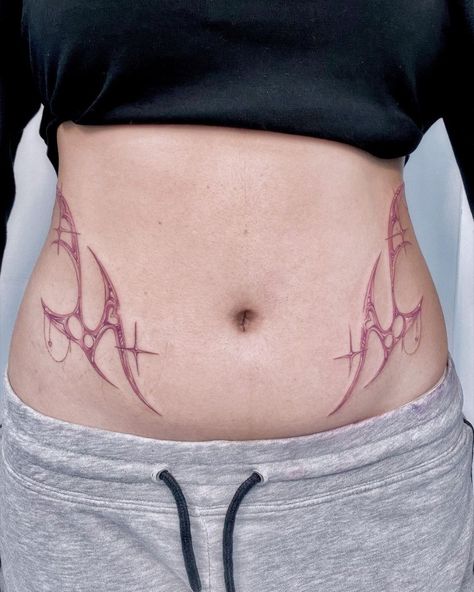 Interesting modern tattoo style trend Sigil Hip Tattoo, Spine Tattoos For Women Y2k, Cybersigilism Tattoo Women, Y2k Tattoo Ideas Arm, Cybersigilism Tattoo Spine, Y2k Tattoo Men, Cybersigilism Stomach Tattoo, Spine Tattoos For Women Cybersigilism, Cyberpunk Spine Tattoo