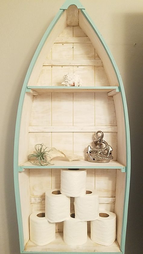 Boat shelf for extra storage Nautical House Decor, Boat Shelf, Bathroom Decor Ideas On A Budget, Beachy Bathroom, Beach Room Decor, Ideas Bathroom Decor, Deco Marine, Lights Bathroom, Beach Theme Bathroom