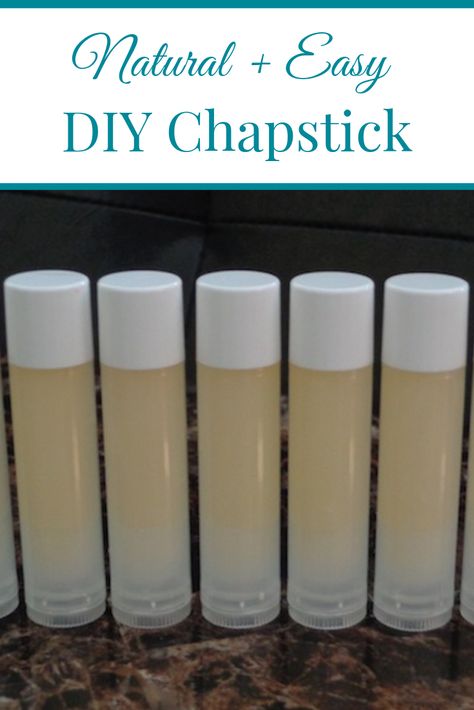 Say goodbye to chapped lips with this DIY natural and easy chapstick! The best part about this medicated lip balm is that you'll have it made in just 20 minutes with this super easy recipe. How To Make Chapstick, Chapstick Diy, Diy Chapstick, Chapstick Recipe, Diy Lip Scrub, Medicated Lip Balm, Diy Lip Balm Recipes, Lip Care Diy, Wintergreen Essential Oil