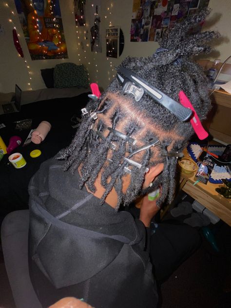 Brother Locs Men, Loctician Aesthetic, Black Man Starter Locs, Clean Locs Men, Professional Locs For Men, How To Wash Starter Locs, Retwist Locs Style, Braiding Tips, Fire Hairstyles