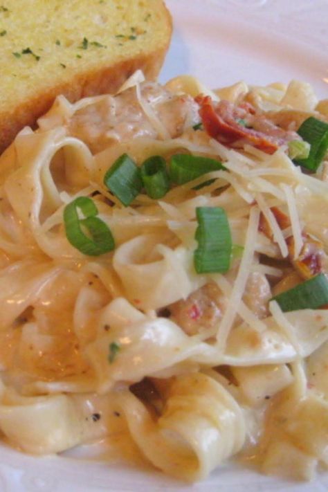 Creamy Zydeco Chicken Pasta Zydeco Pasta, Zydeco Music, Good Pasta, Cajun Pasta, Cajun Dishes, Cajun Creole Recipes, Chicken Recipies, Louisiana Recipes, Weekday Meals