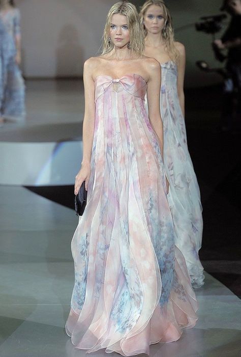 Runway Fashion Couture, Runway Outfits, Runway Dresses, Fancy Dresses, A Dress, Dream Dress, Couture Fashion, Giorgio Armani, Gorgeous Dresses