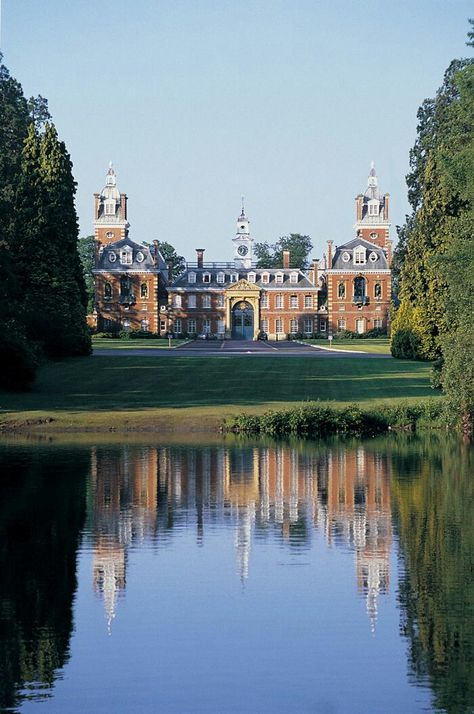 Wellington College, Boarding School Life, Berkshire England, England Queen, Boarding School Aesthetic, Duke Of Wellington, James Hunt, Christopher Lee, School Campus