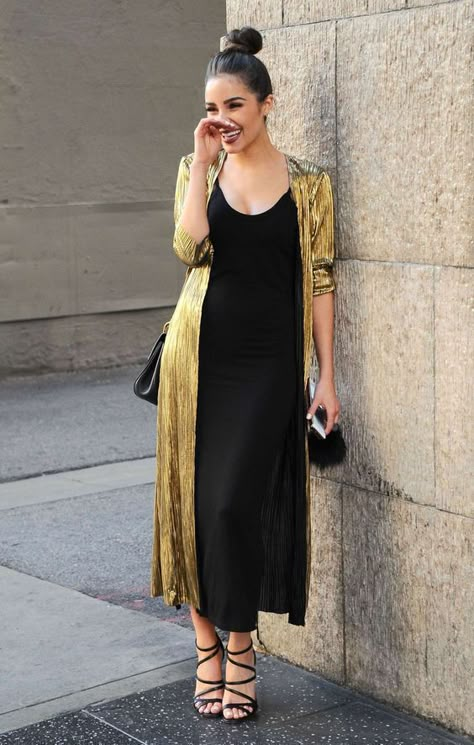 Pub Outfit, Black And Gold Outfit, Olivia Culpo Style, Olivia Culpo, Celebrity Street Style, Ladies Dress Design, Kimono Fashion, Kimonos, Classy Outfits