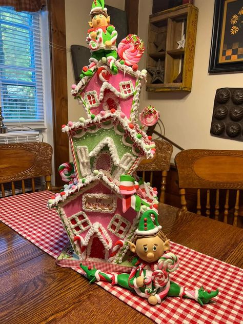 Dr Seuss Gingerbread House, Spider Man Gingerbread House, Whoville Gingerbread Village, Gingerbread House Grinch, Grinch Gingerbread House Ideas, Whoville Gingerbread House, Gingerbread Grinch, Grinch Gingerbread House, Elf Gingerbread House