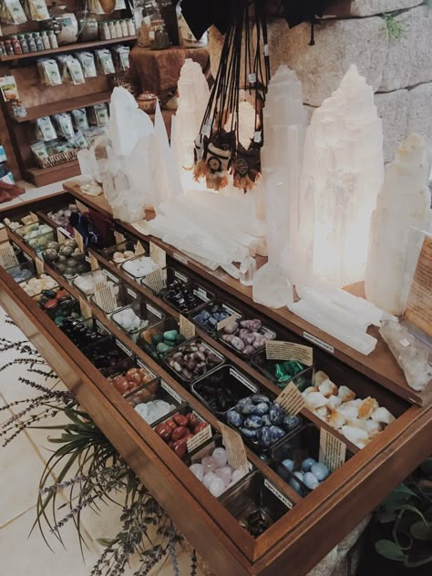 ☼ ☾ | crystals | earth | healing | stones | gems | energy | positive | beauty | Smart Tiles, Crystal Aesthetic, Pretty Rocks, Crystal Magic, Witch Aesthetic, Wood Display, Rocks And Gems, Futurism, Crystal Grid