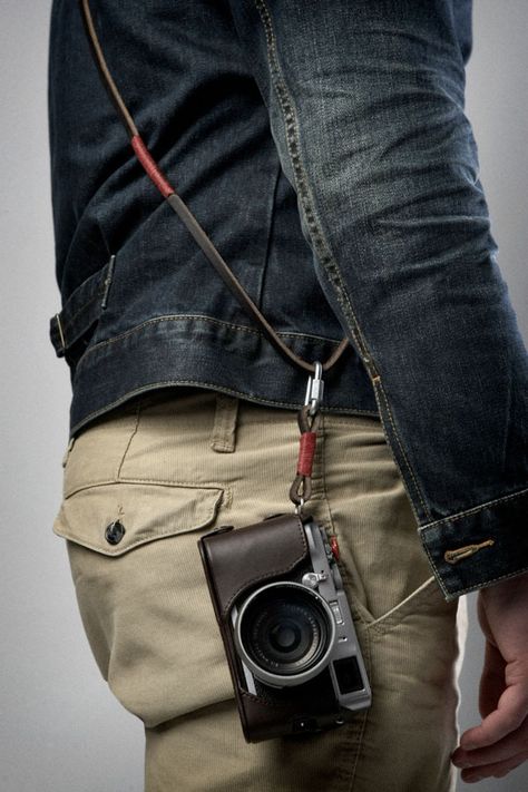 Rugged Men Style, Fuji X100, Vintage Camera Strap, Digital Camera Tips, Fuji Camera, Dslr Photography Tips, Leather Camera Strap, Photo Gear, Fujifilm Camera